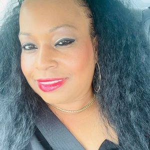 Meet your Posher, Carla